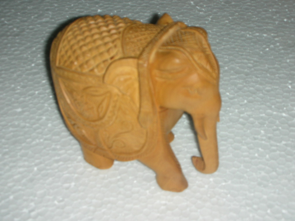 wooden  elephant - MA-34134234