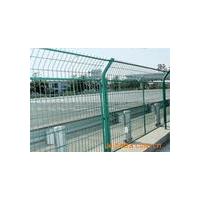 Large picture expressway fence
