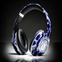 Large picture Monster Beats By Dr Dre Studio Flashing Lightning