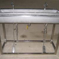 Large picture pedal-style hand-washing trough