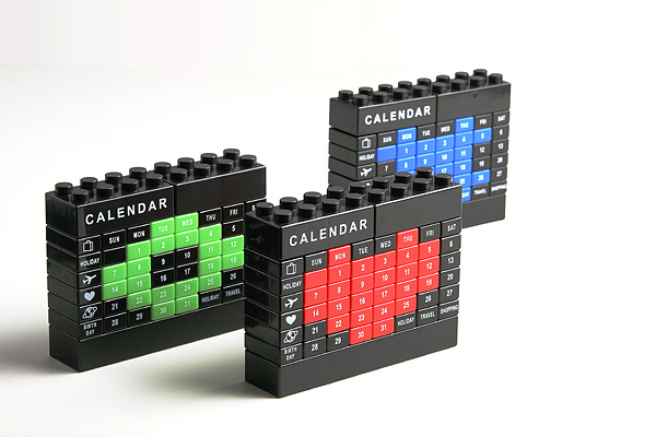 DIY puzzle calendar
