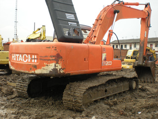 USED HITACHI EX200-5 EXCAVATOR