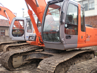 USED HITACHI ZX200-6 EXCAVATOR
