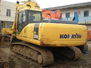 USED KOMATSU PC200-7 EXCAVATOR
