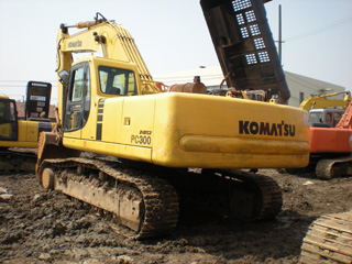 USED KOMATSU PC300 EXCAVATOR