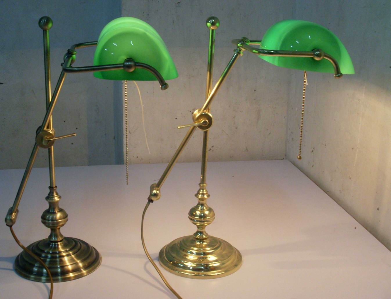 BANKER LAMP GALSS TABLE LAMP