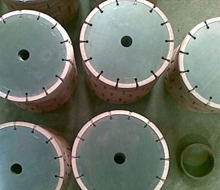Segmented diamond saw blade
