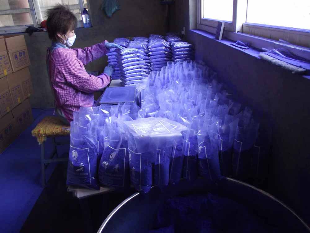ultramarine blue powder