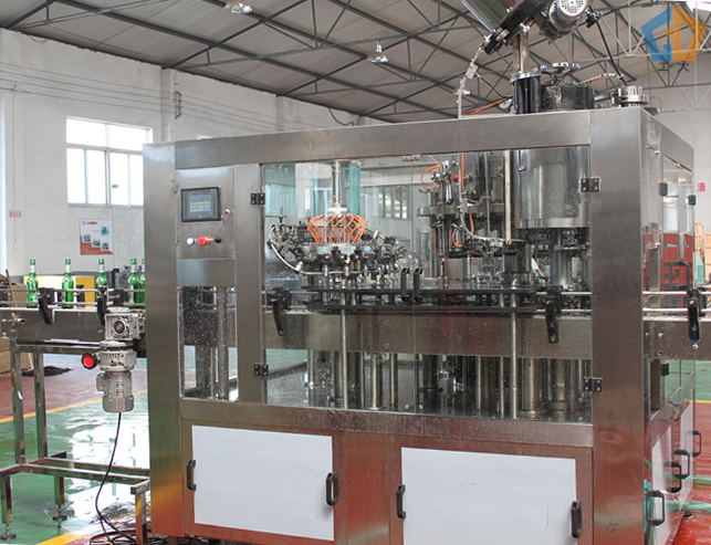 Isobaric filling capping 3-in-1 machine
