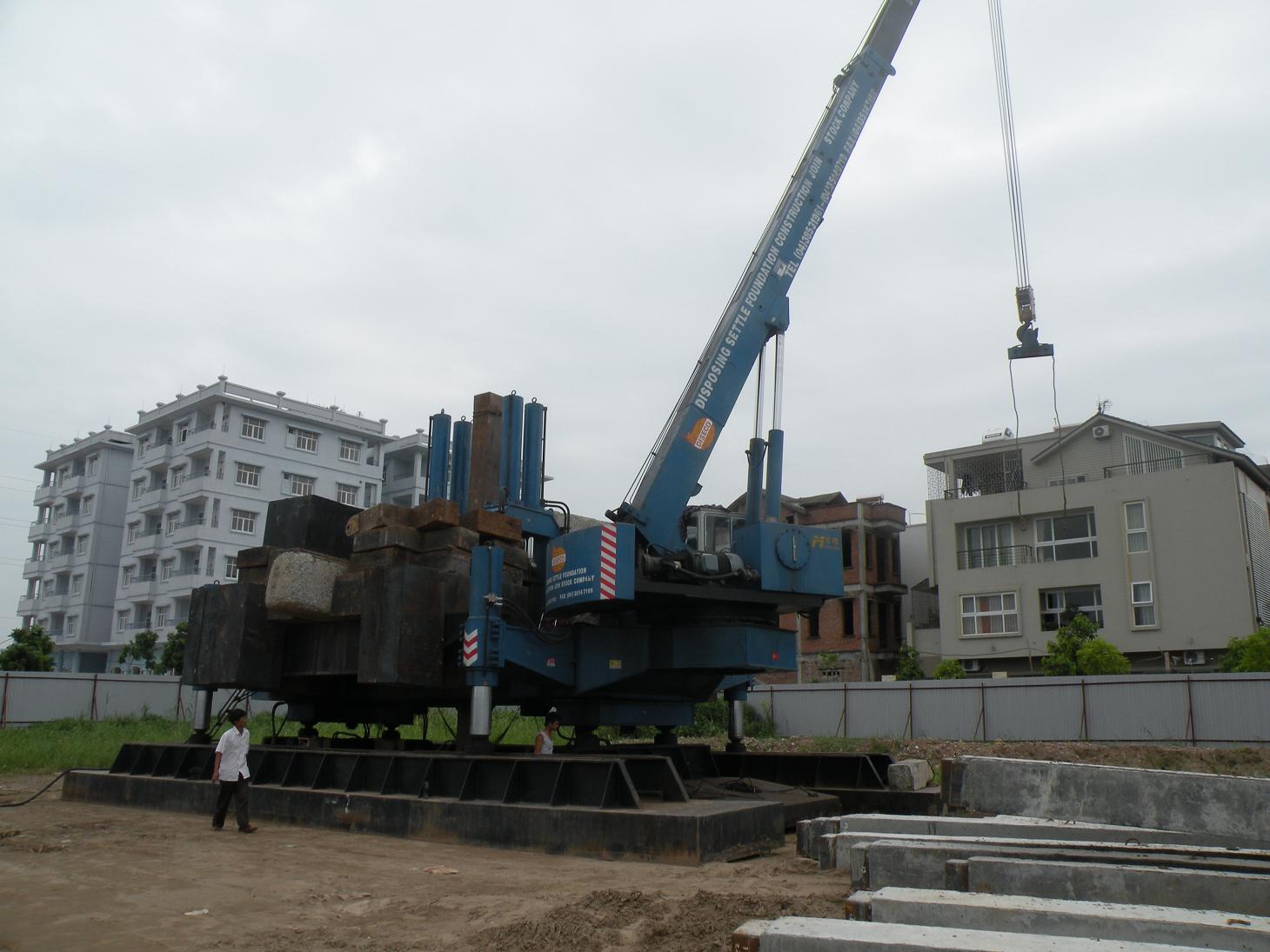 Hydraulic static pile driver