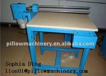 Cushion roll packing machine