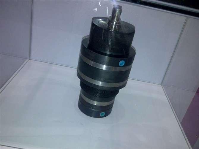 self locking hydraulic cylinder