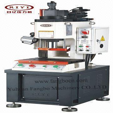 Hydraulic press with filling valve