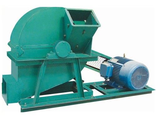 Emergy-saving sawdust crushing machine