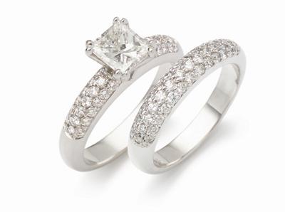 18k white gold diamond and wedding ring