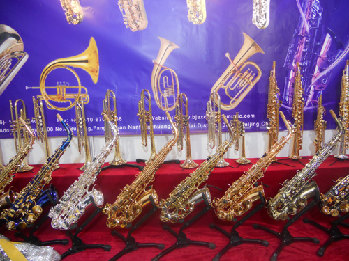 saxophone,flute,clarinet,trumpet