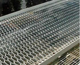 Expanded steel metal grating