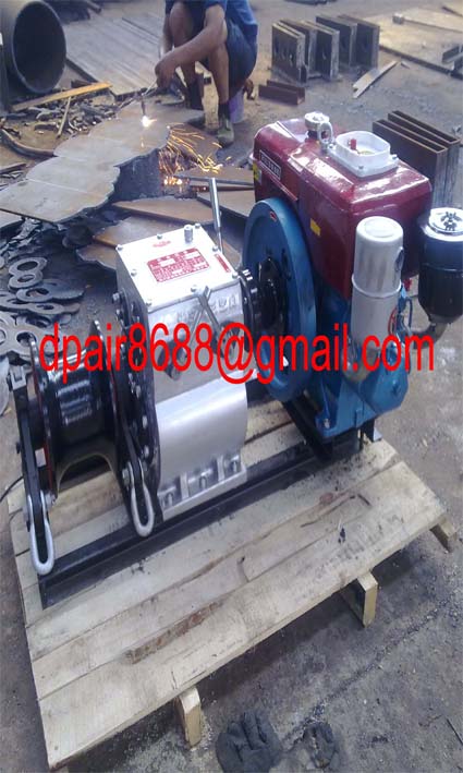 Cable pulling winch