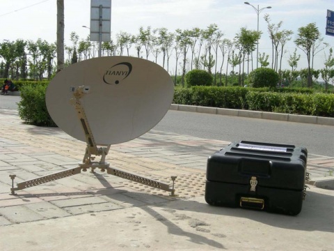 0.75m Flyaway Carbon Fiber manual Ku band antenna