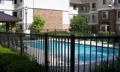 Aluminium pool fencing