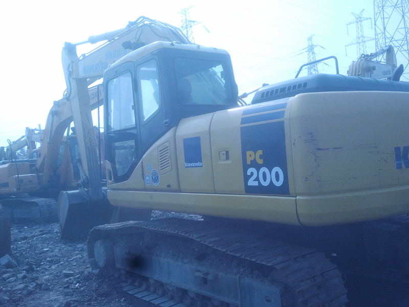 used komatsu excavators pc200-6