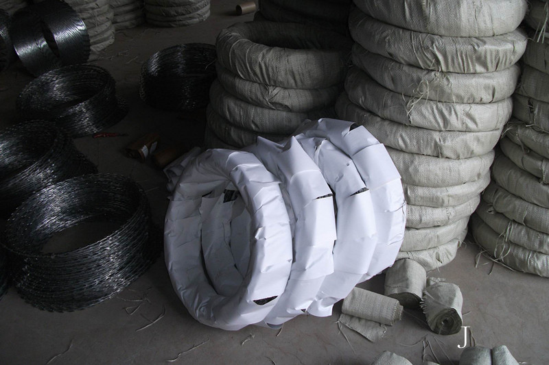 16*16 galvanized barbed wire
