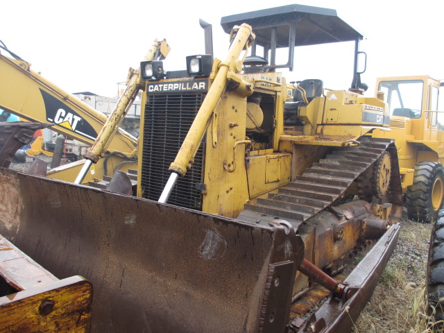 Used Caterpillar D6H bulldozer