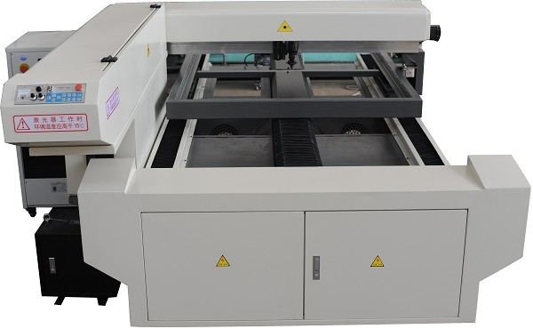 Axis fast flow laser cutter