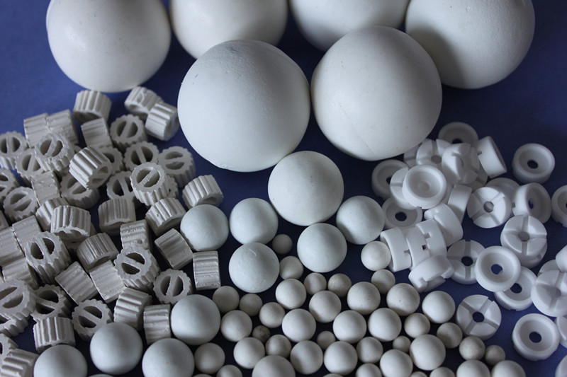 Ceramic packings