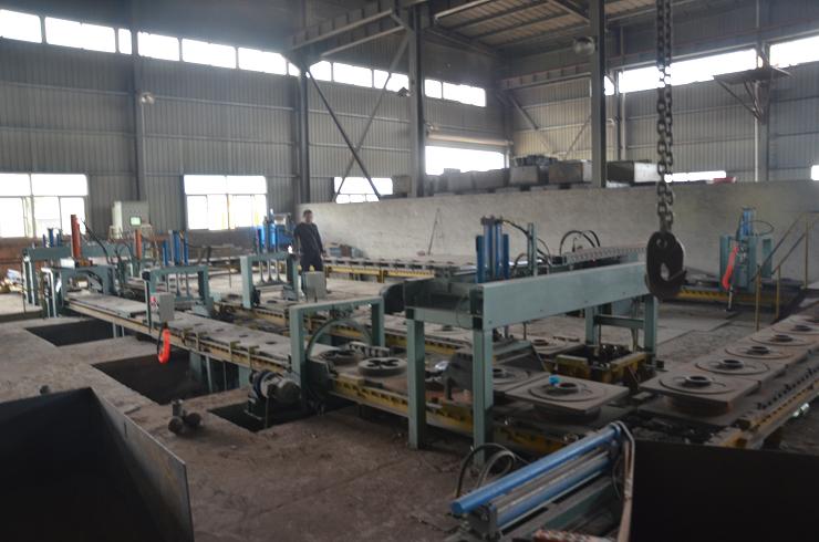 Automatic sand-lined metal mold production line