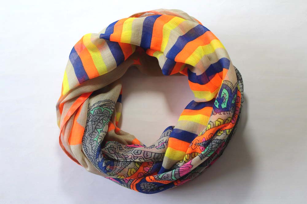 Loop polyester scarf