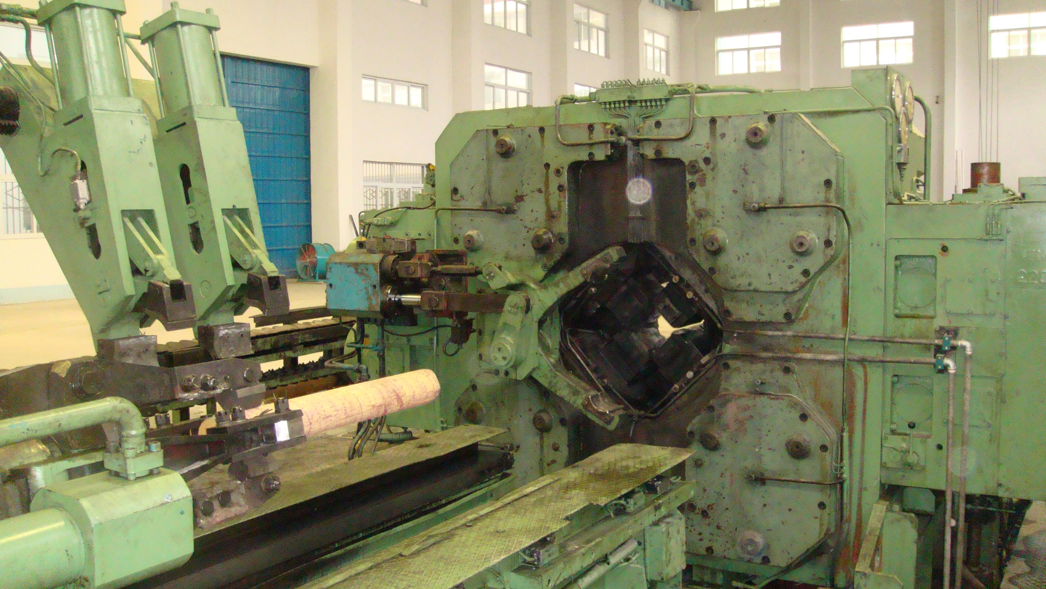 Radial forging machine