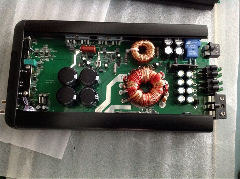Digital 1200w Mono Block Amplifier with regulated power supply