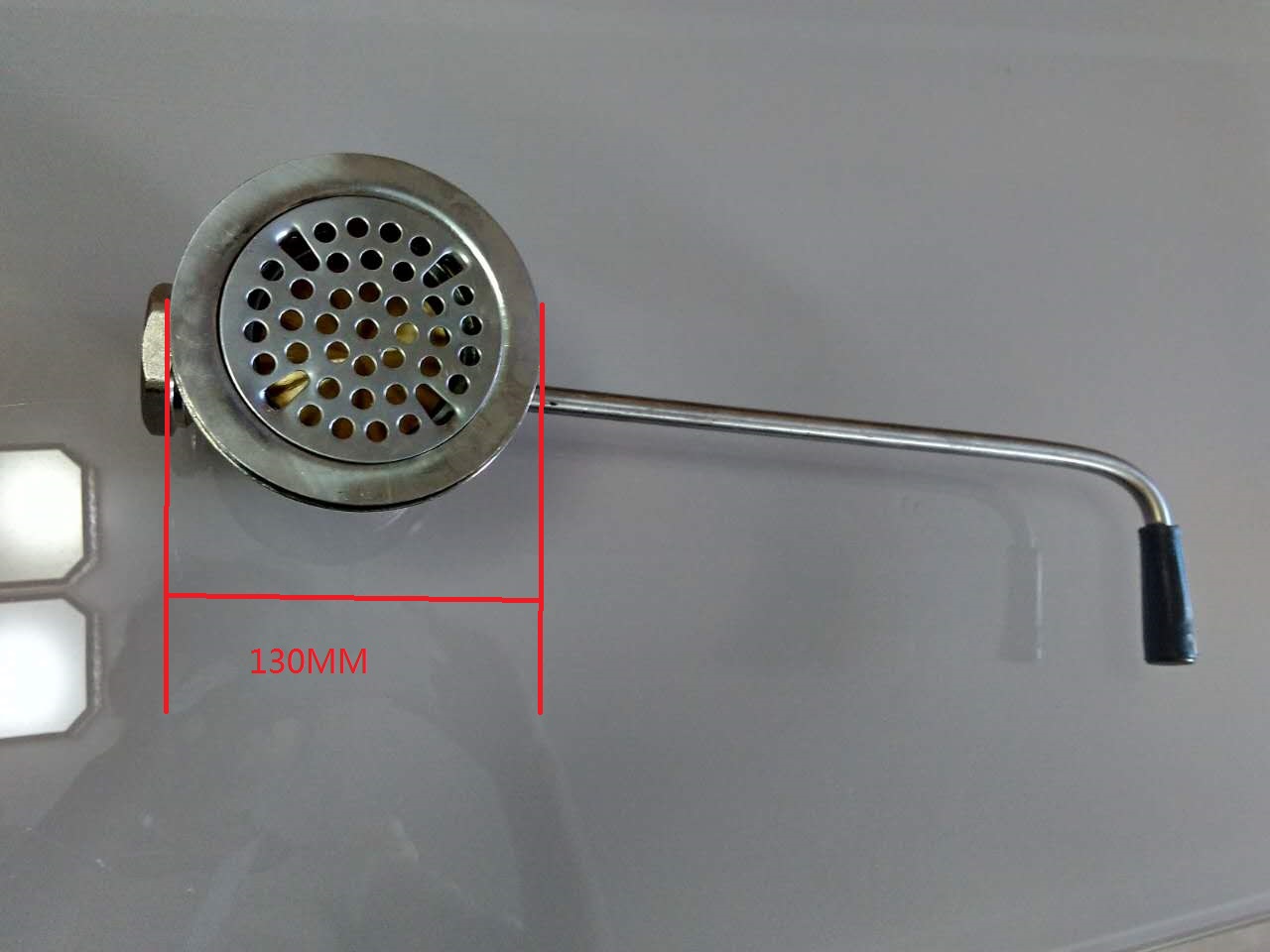 Twist lever drain