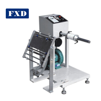 Plastic film rewinding machine