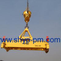 Large picture rotation container spreader