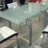 Large picture extending dining table
