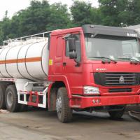 Large picture sinotruk howo 6*4 oil tanker truck