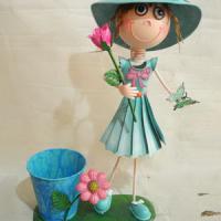 Large picture Garden Girl