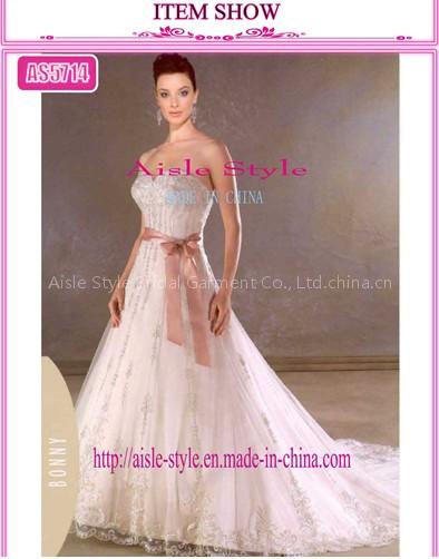 Embroidery Lace Motif Sweetheart Wedding Gown (AS5714)