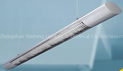 Fluorescent lighting fixture