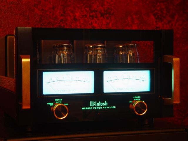 United States McIntosh Mc2000 Amplifier (Used)