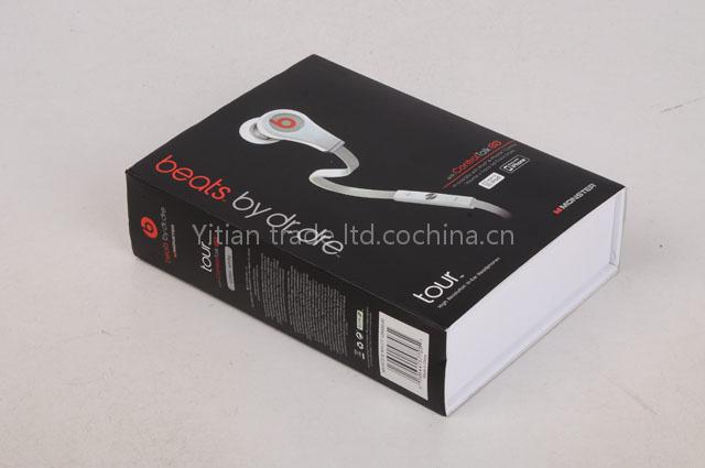 Beats by Dr. Dre Tour with ControlTalk_white
