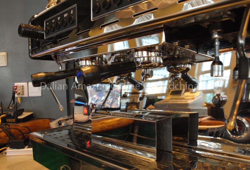 Commercial coffee machine