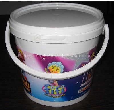 4 Litres plastic bucket