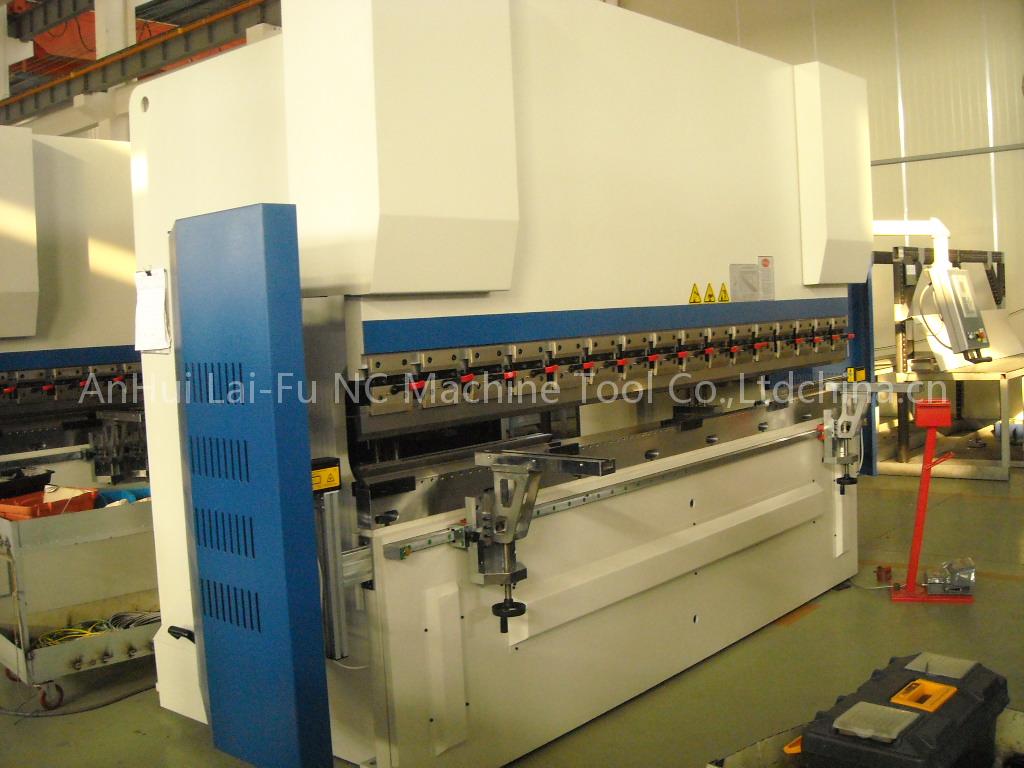 100 Ton x 12' Hydraulic CNC Press Brake
