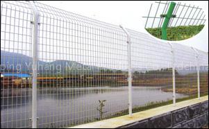 wire mesh fence