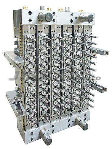 Pet preform mould