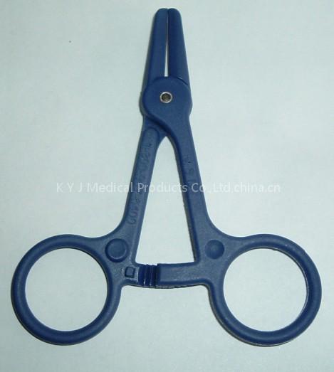 Plastic hemostatic forceps
