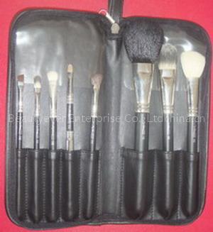 cosmetic brush